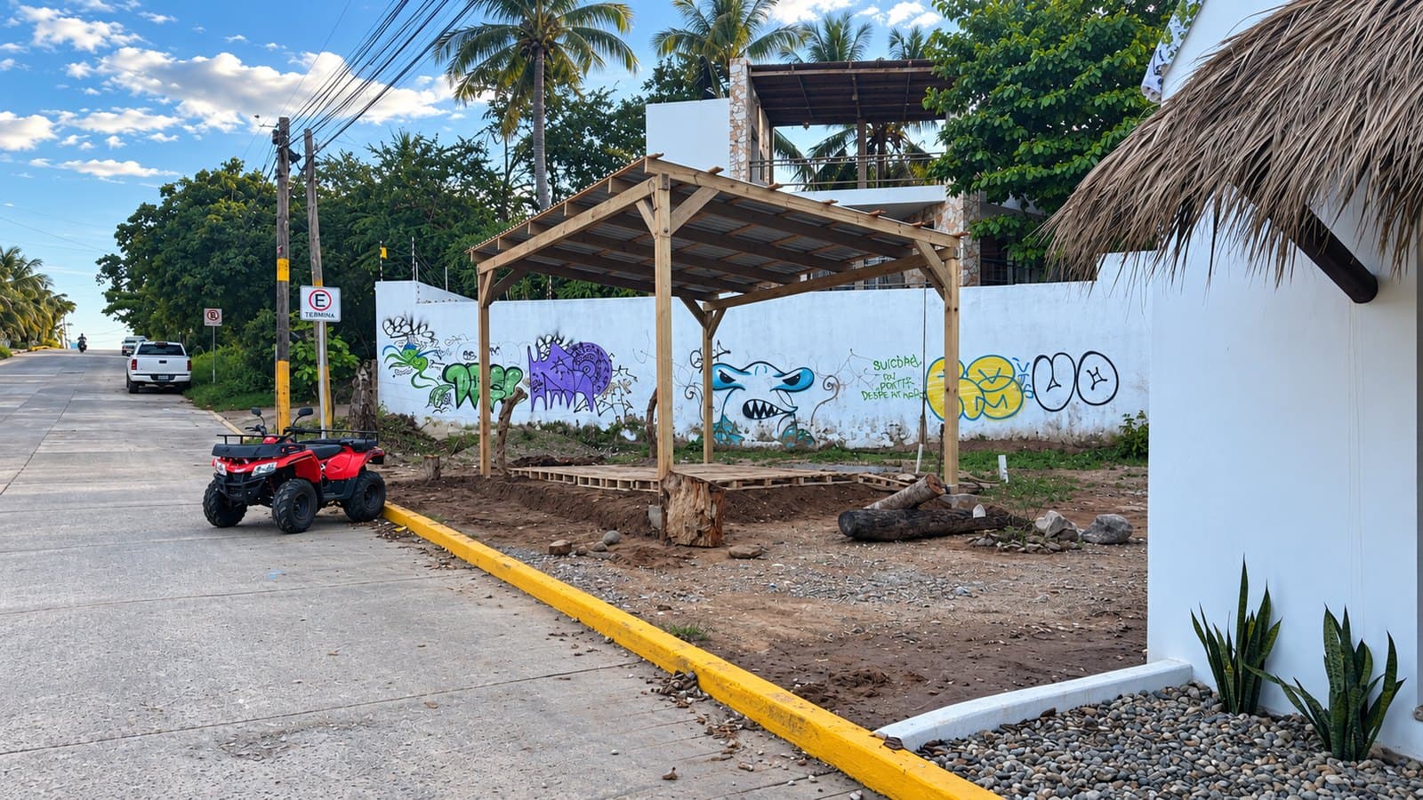Cuatrimoto KORU en una calle de Puerto Escondido